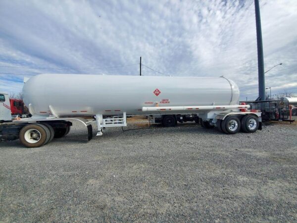 Buy 11600 Gallon Industrial Gas Tank Trailer Online MC-331 LPG LIQUID TANKER IN STOCK - Image 12