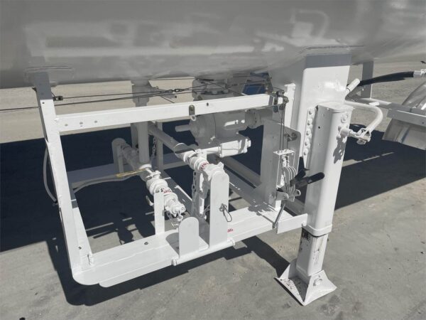Buy 11600 Gallon Industrial Gas Tank Trailer Online MC-331 LPG LIQUID TANKER IN STOCK - Image 10
