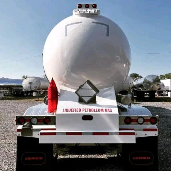 Buy 11600 Gallon Industrial Gas Tank Trailer Online MC-331 LPG LIQUID TANKER IN STOCK - Image 3