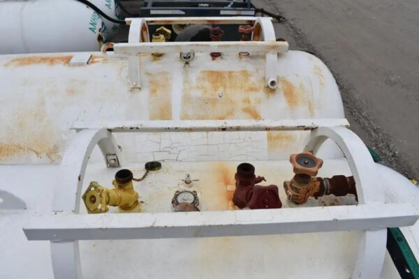 Buy Twin 1000 Gallon Nh3 Tanks Online - Image 18